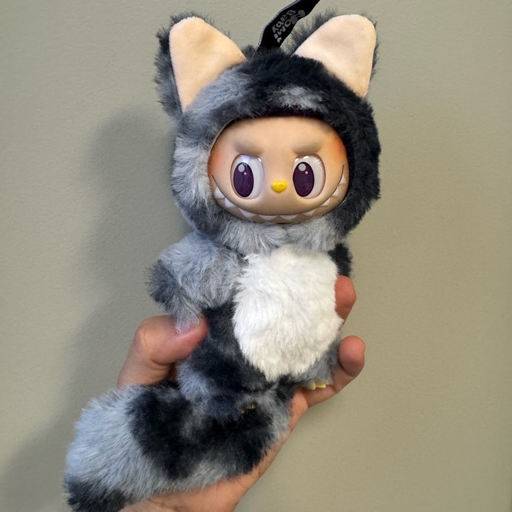 Labubu clothes Fur Suit (Grey) New